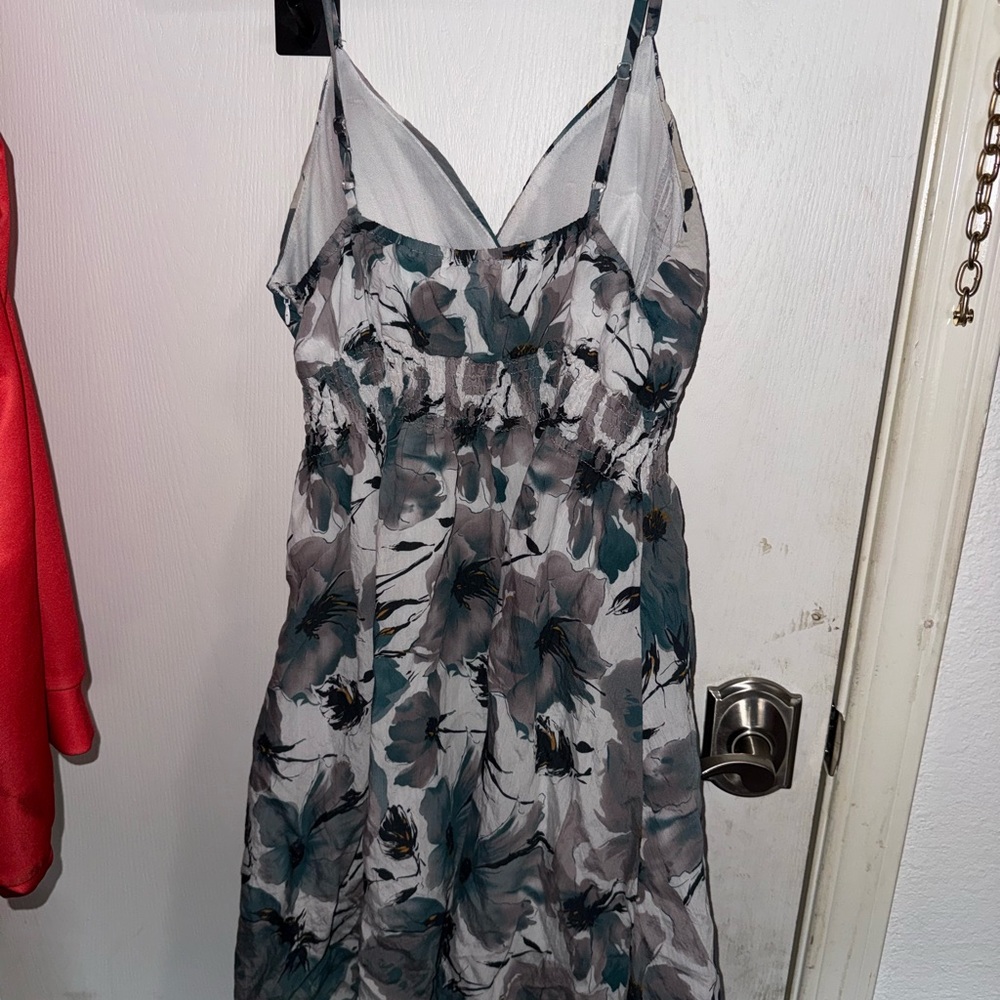 Annabelle Flowy Floral Midi Dress - Picture 3 of 4
